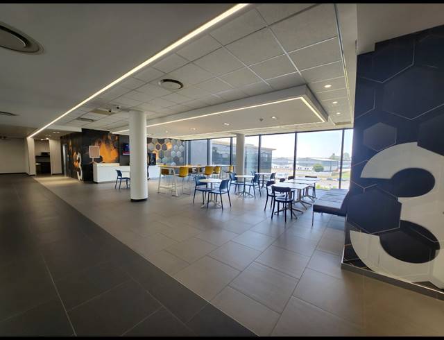 2,495M² OFFICE TO LET IN NOORDWYK